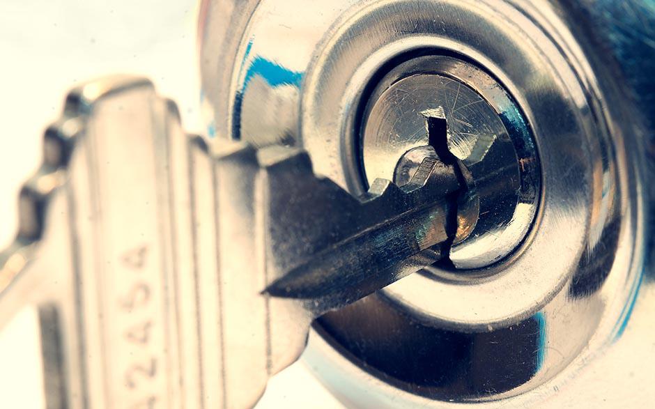 changer serrure porte de garage Muel Aix-en-Provence